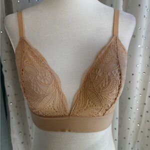 Lively Lace Bralette in Tan